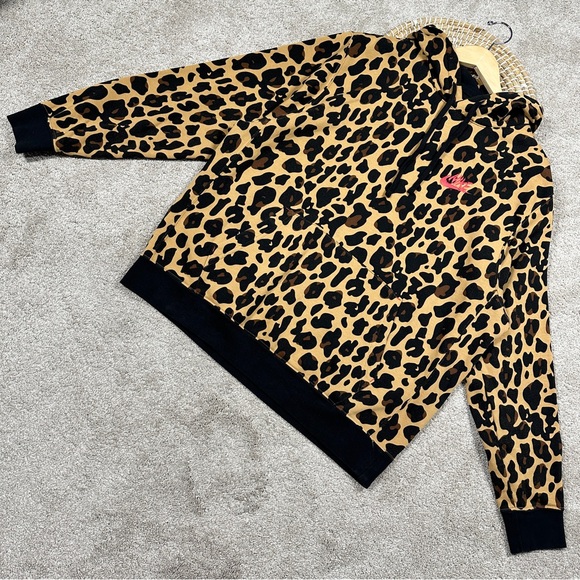 SOLD | Nike Men’s Sportswear Club Fleece Leopard Print Brown Pullover Hoodie XL - Picture 4 of 15